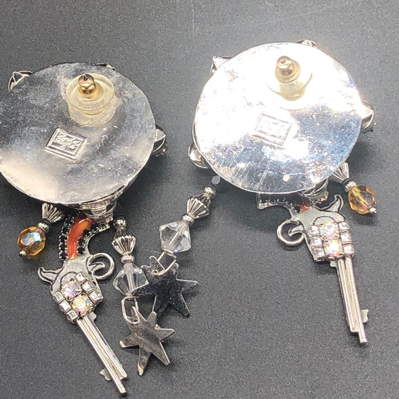 Lunch At The Ritz Deputy vintage pierced Earrings - Picture 3 of 4